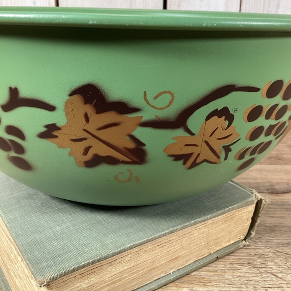 Vintage Green Metal Mixing Bowl 10” - Picture 10 of 11